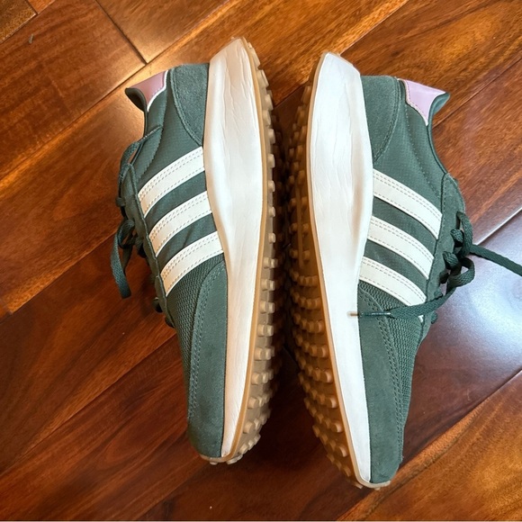 Adidas Green and Cream Classic Sneakers with Suede Finish - Picture 11 of 16